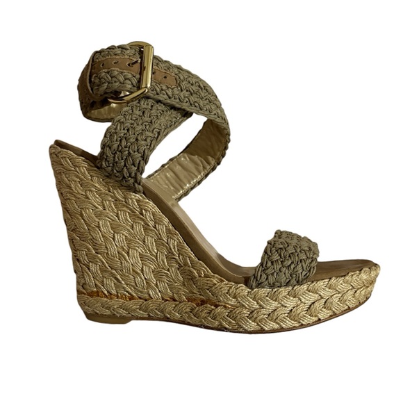 Stuart Weitzman
Alex Crochet Wedge Sandal - Picture 7 of 15